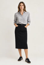 Evelyn-D in Black