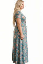 The Seraphina Plus Maxi Dress