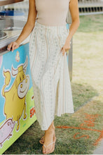Column Skirt Ribbon Reverie