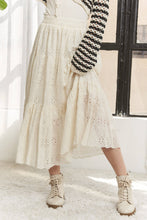 The Artisan Midi in Beige
