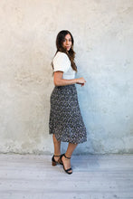 Pleated Skirt in Grapevine